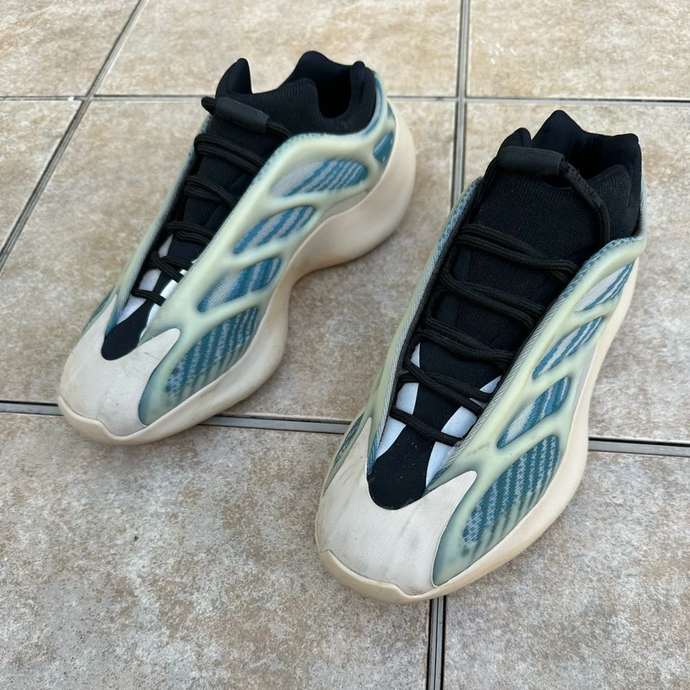 Adidas Yeezy 700 V3 Kyanite